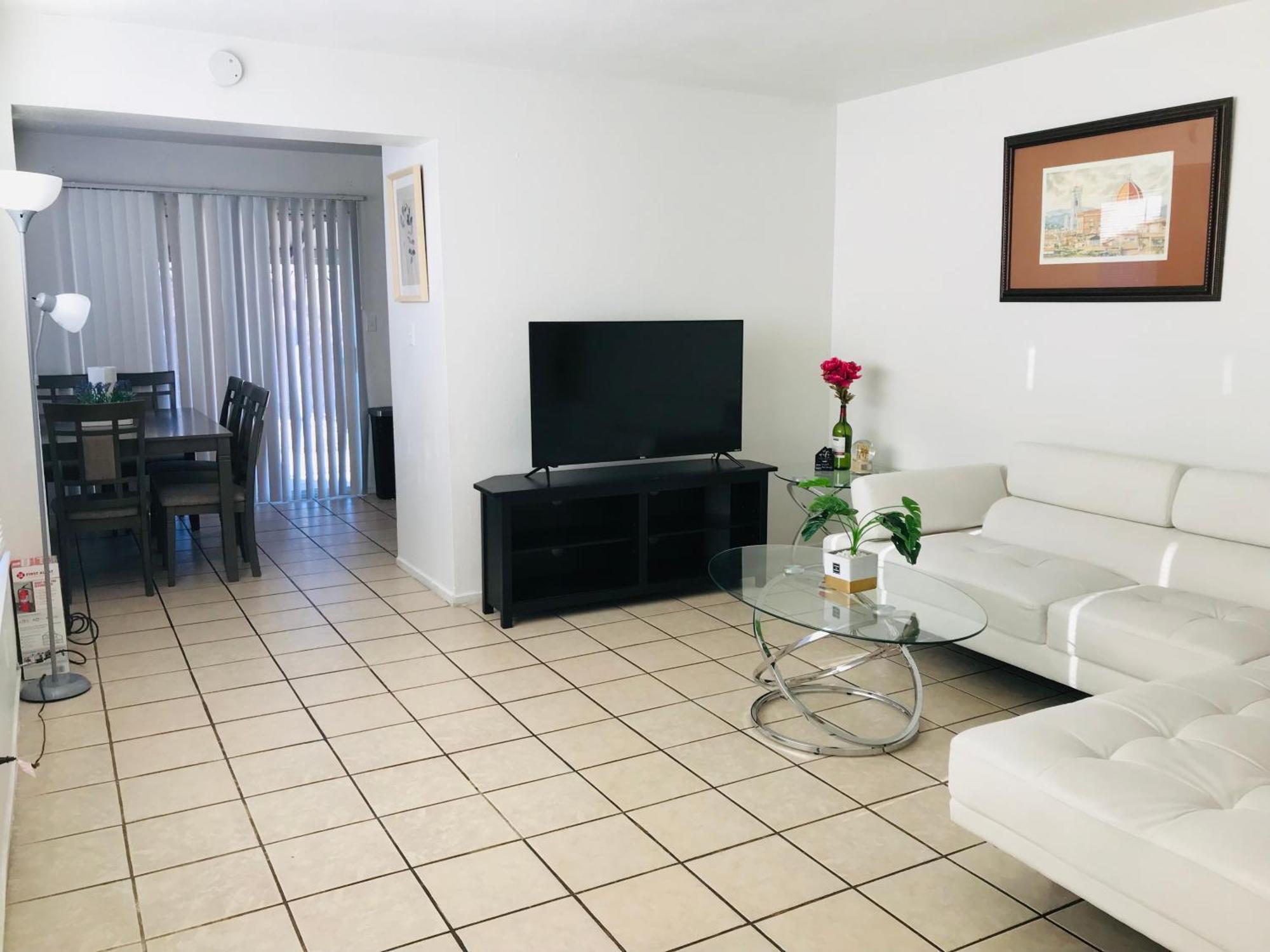 Super 1 Bedroom With Private Bathroom, Shared Kitchen Room -3 Las Vegas Dış mekan fotoğraf