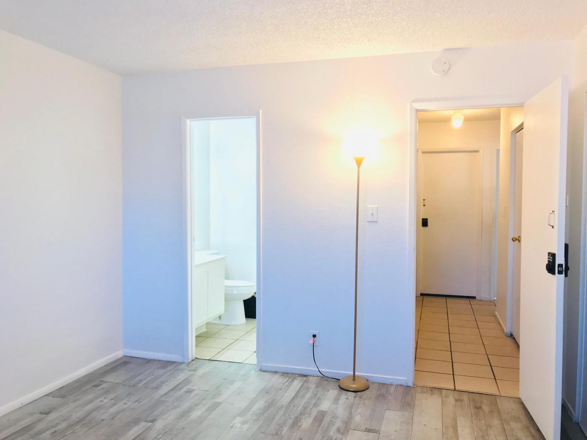 Super 1 Bedroom With Private Bathroom, Shared Kitchen Room -3 Las Vegas Dış mekan fotoğraf