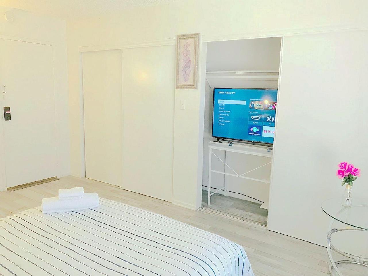 Super 1 Bedroom With Private Bathroom, Shared Kitchen Room -3 Las Vegas Dış mekan fotoğraf