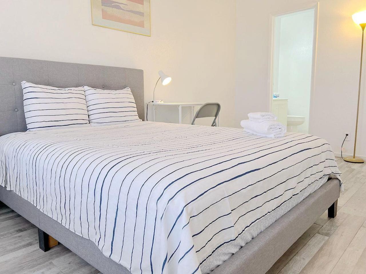 Super 1 Bedroom With Private Bathroom, Shared Kitchen Room -3 Las Vegas Dış mekan fotoğraf